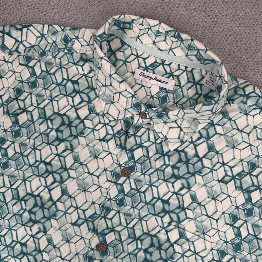 Tommy Bahama Silk Shirt Mens XL Teal Geometric Cube AOP Short Sleeve Button Down